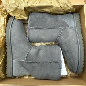Classic Short UGG Boot